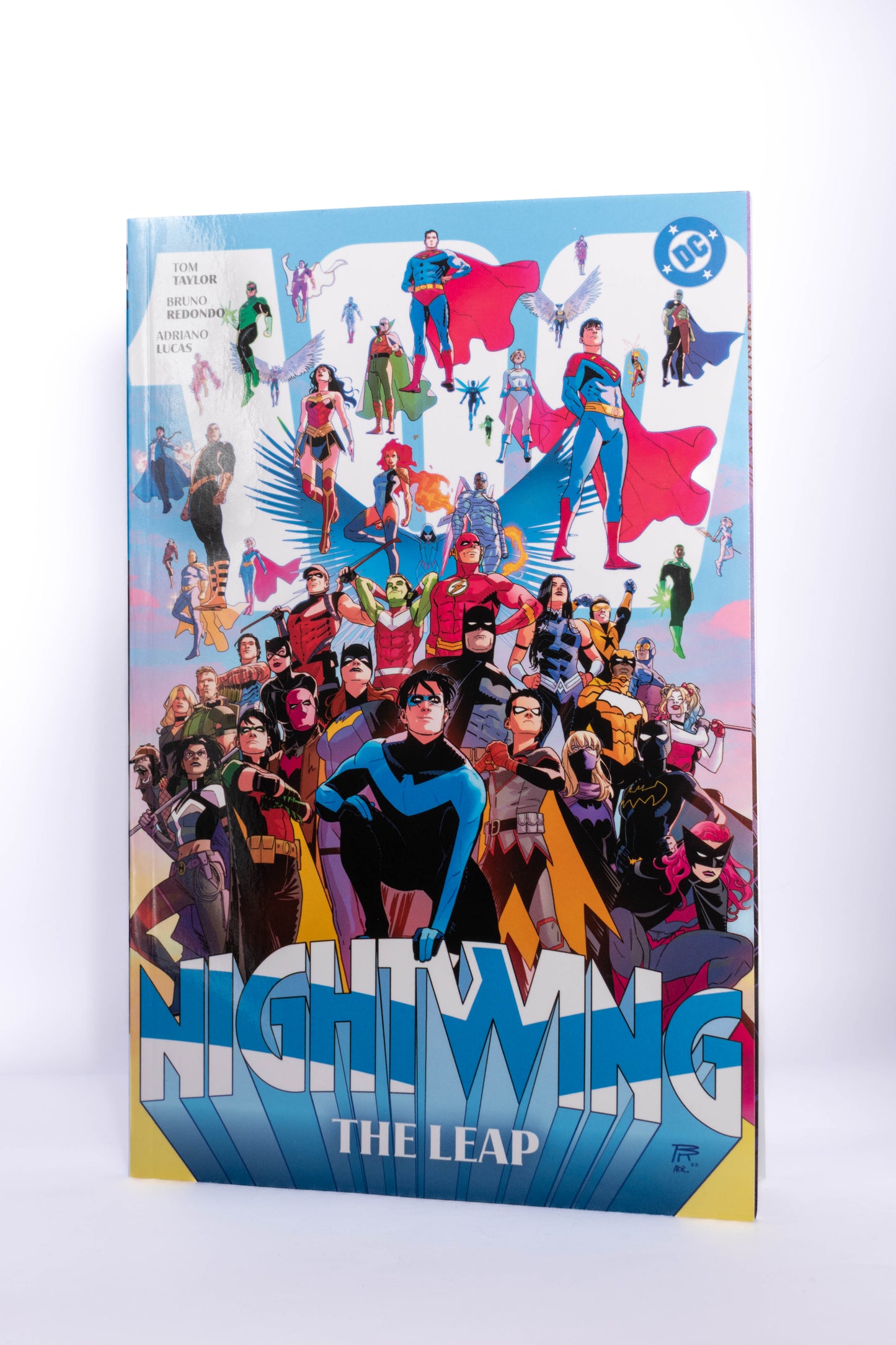 NIGHTWING VOLUME FOUR THE LEAP