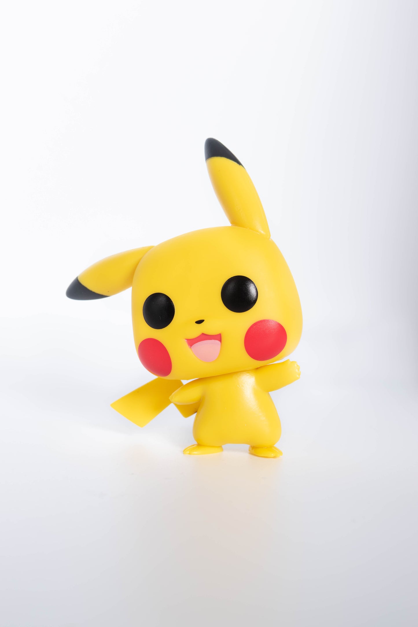 FUNKO POP POKEMON PIKACHU (WAVING)