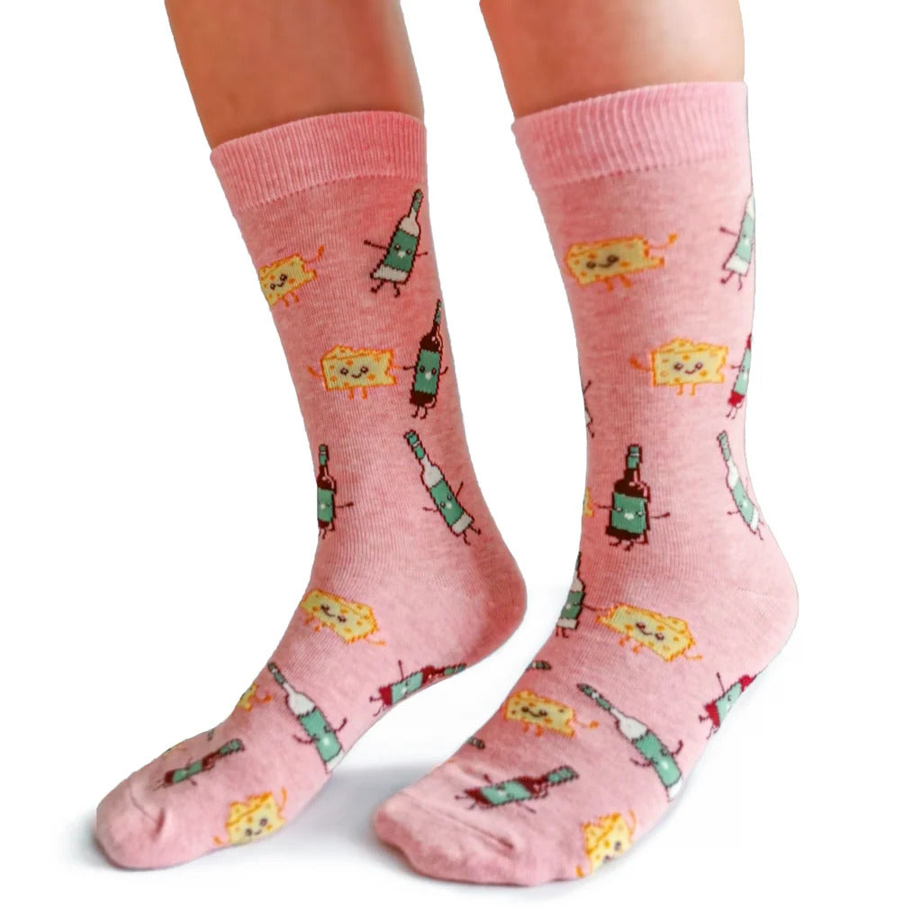 WINE HEARTS CHEESE CREW SOCKS - WOMENS