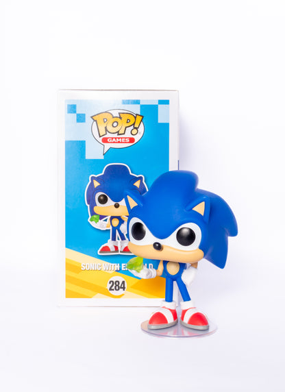 FUNKO POP SONIC SONIC WITH EMERALD