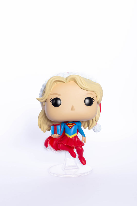 FUNKO POP SUPERGIRL WITH GIFT